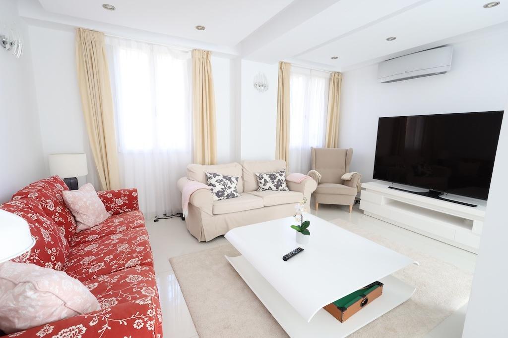 Villa in Cabo Roig, Alicante, Spain 4 bedrooms, 222 sq.m. No. 189372