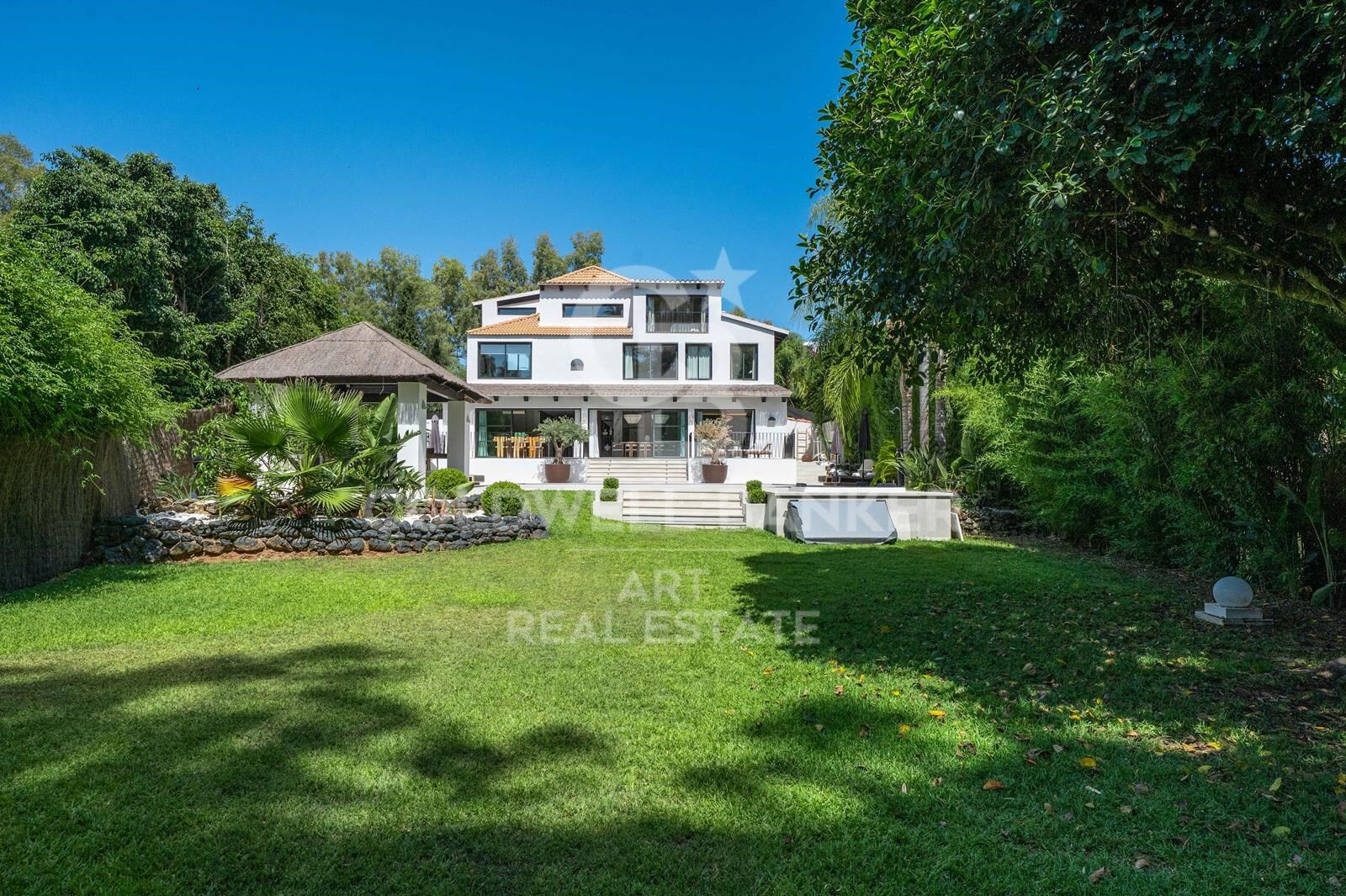 Villa en Marbella, Málaga, España 5 dormitorios, 327 m2 No. 158165