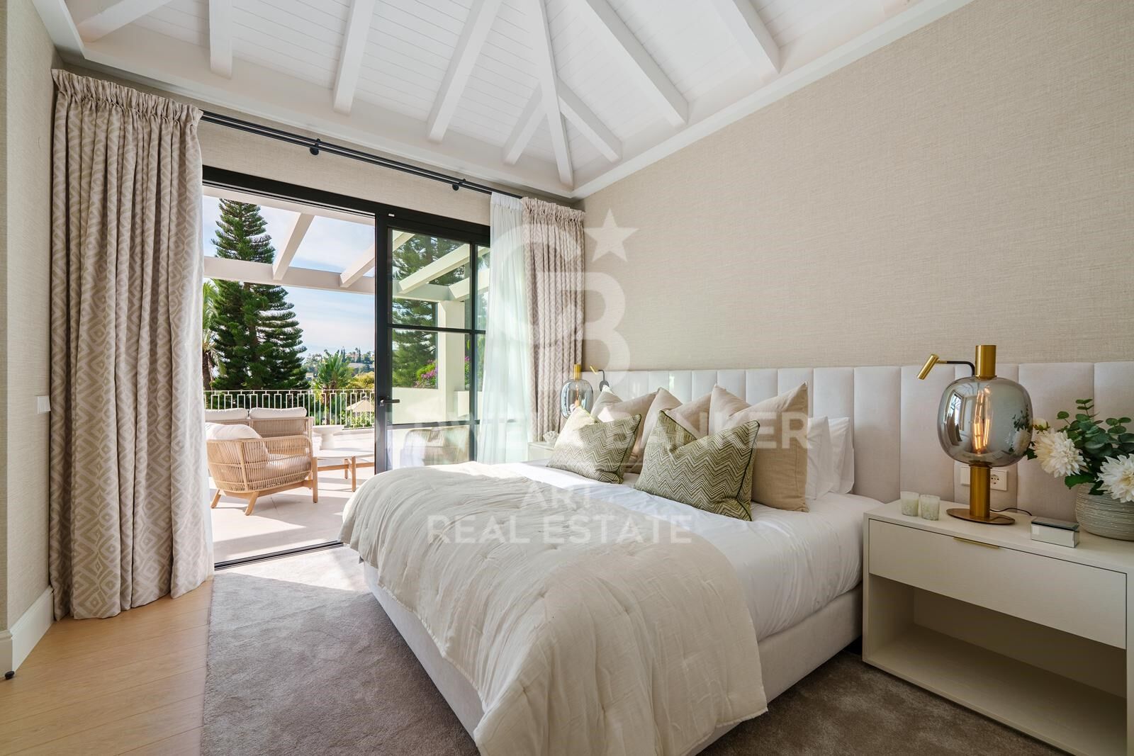 Villa in Benahavis, Malaga, Spain 5 bedrooms,  No. 157160