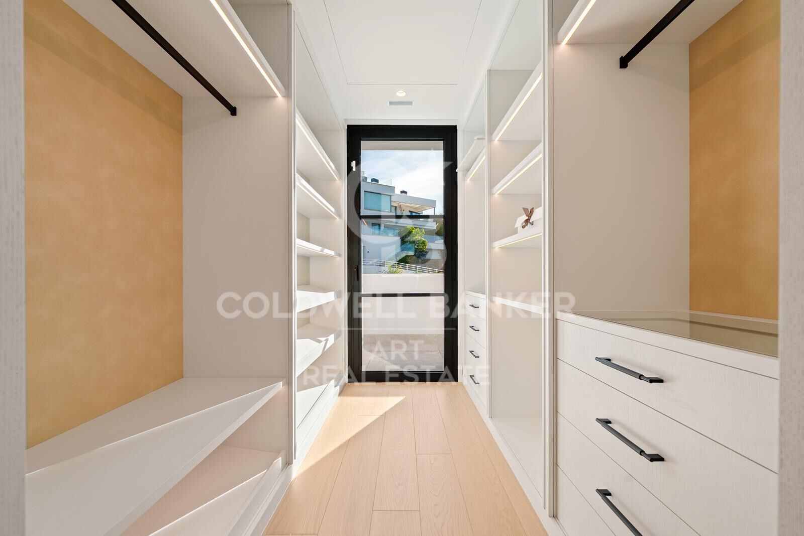 Villa in Benahavis, Malaga, Spain 5 bedrooms,  No. 157160