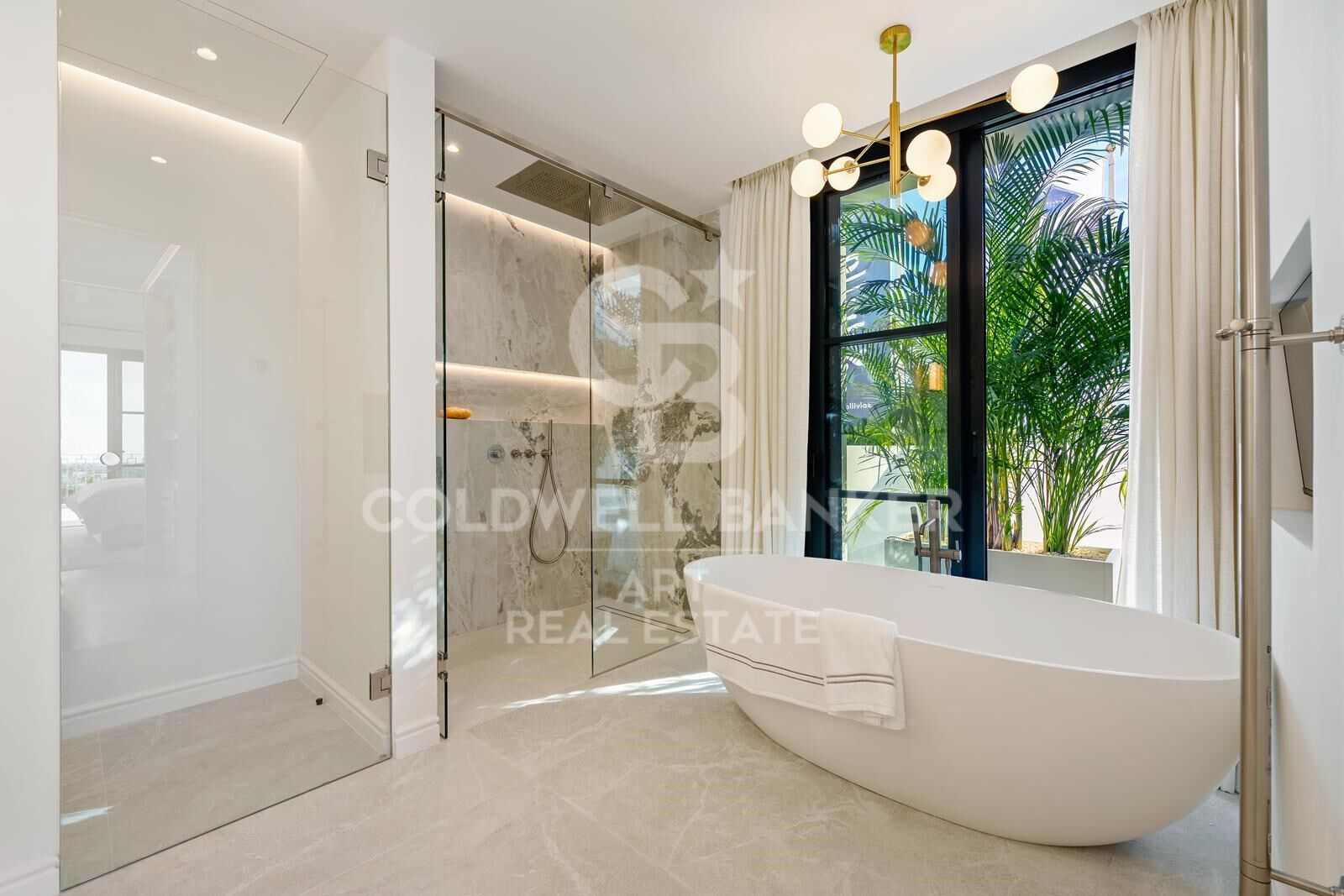Villa in Benahavis, Malaga, Spain 5 bedrooms,  No. 157160