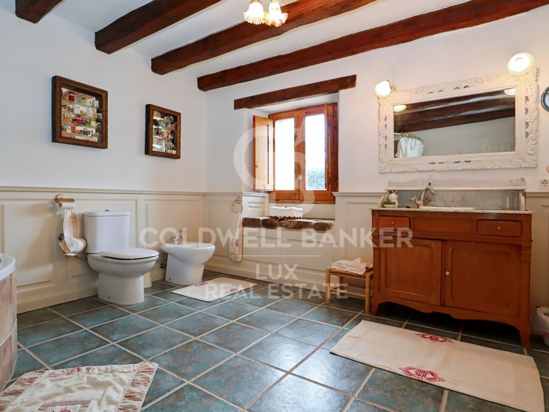 House in Girona, Spain 6 bedrooms, 876 sq.m. No. 160163