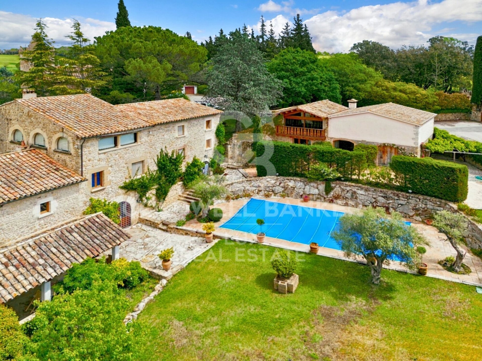 House in Girona, Spain 6 bedrooms, 876 sq.m. No. 160163