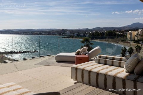 Apartment à Estepona, Malaga, Espagne 4 chambres, 270.3 m2 No. 105013
