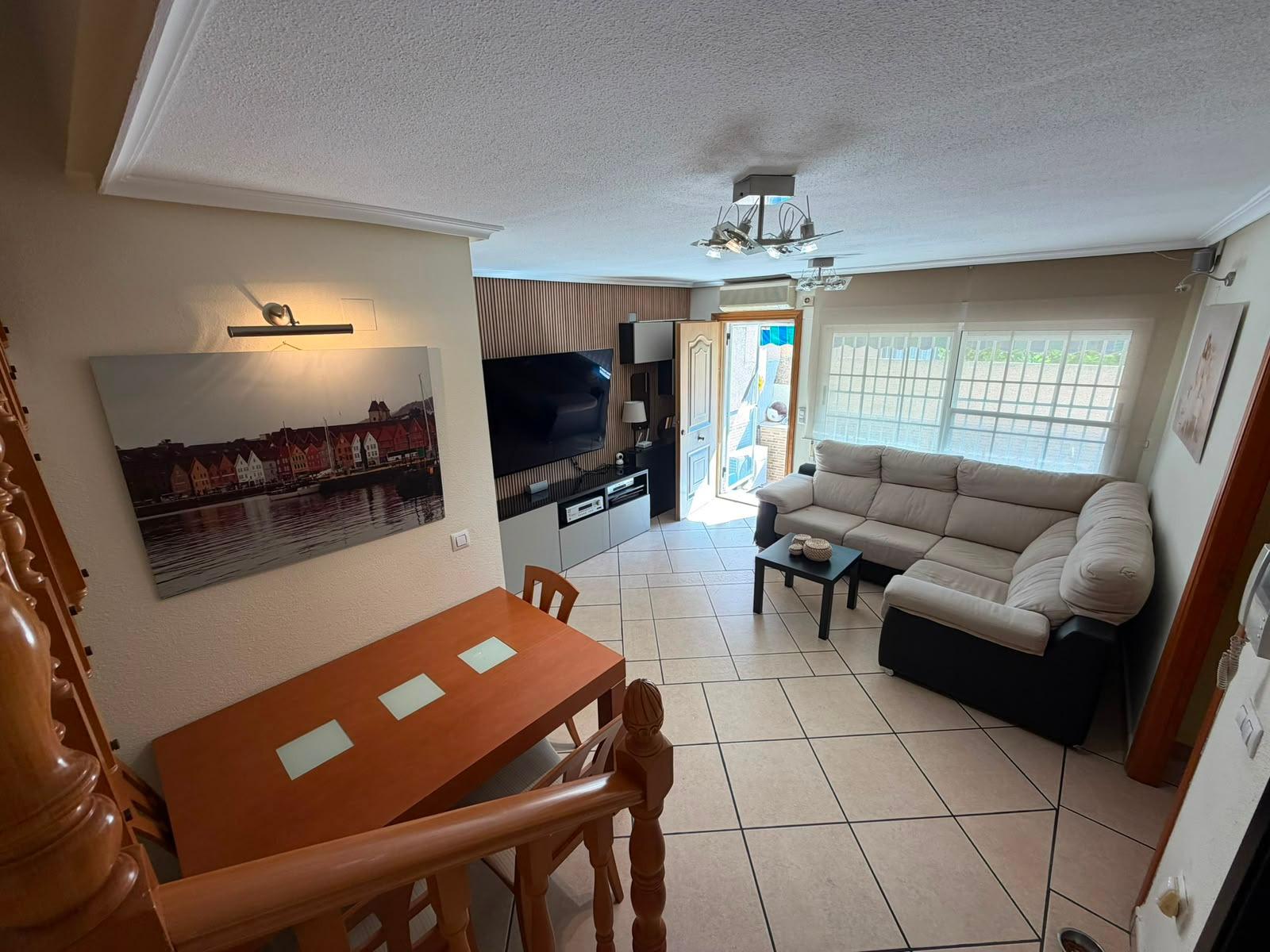 House à Torrevieja, Alicante, Espagne 3 chambres, 70 m2 No. 181868
