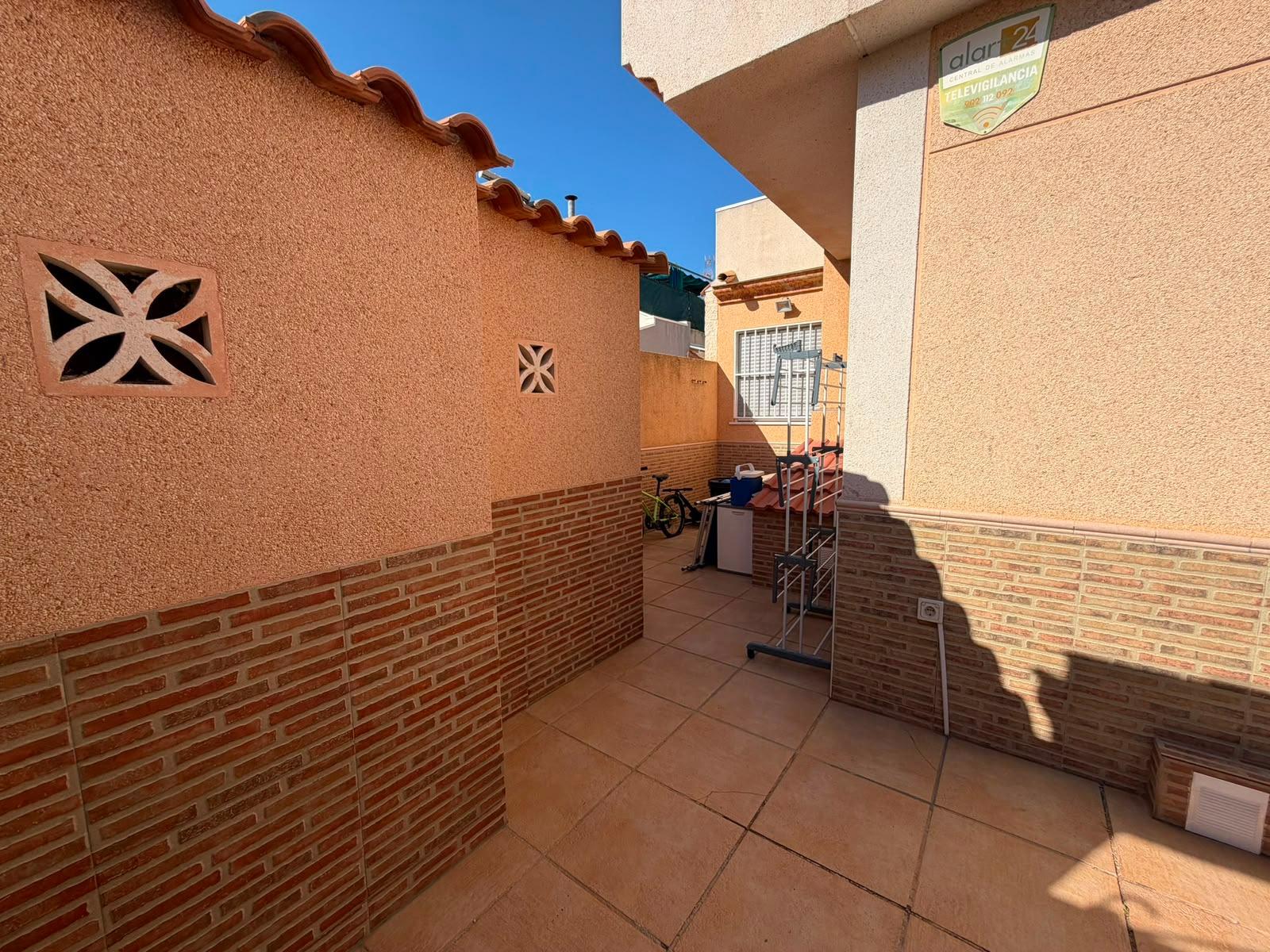 House à Torrevieja, Alicante, Espagne 3 chambres, 70 m2 No. 181868