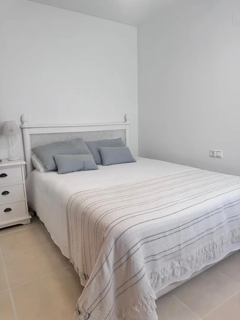 Квартира в Торревьеха, Аликанте, Испания 1 спальня, 150м2 №181869