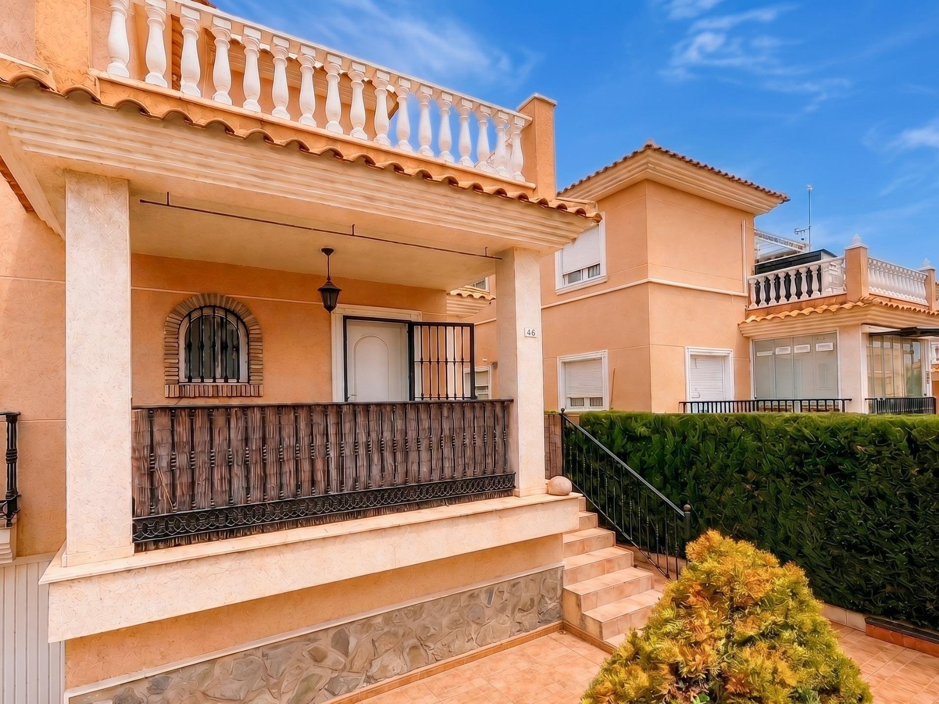 Villa à Torrevieja, Alicante, Espagne 3 chambres, 183 m2 No. 194500