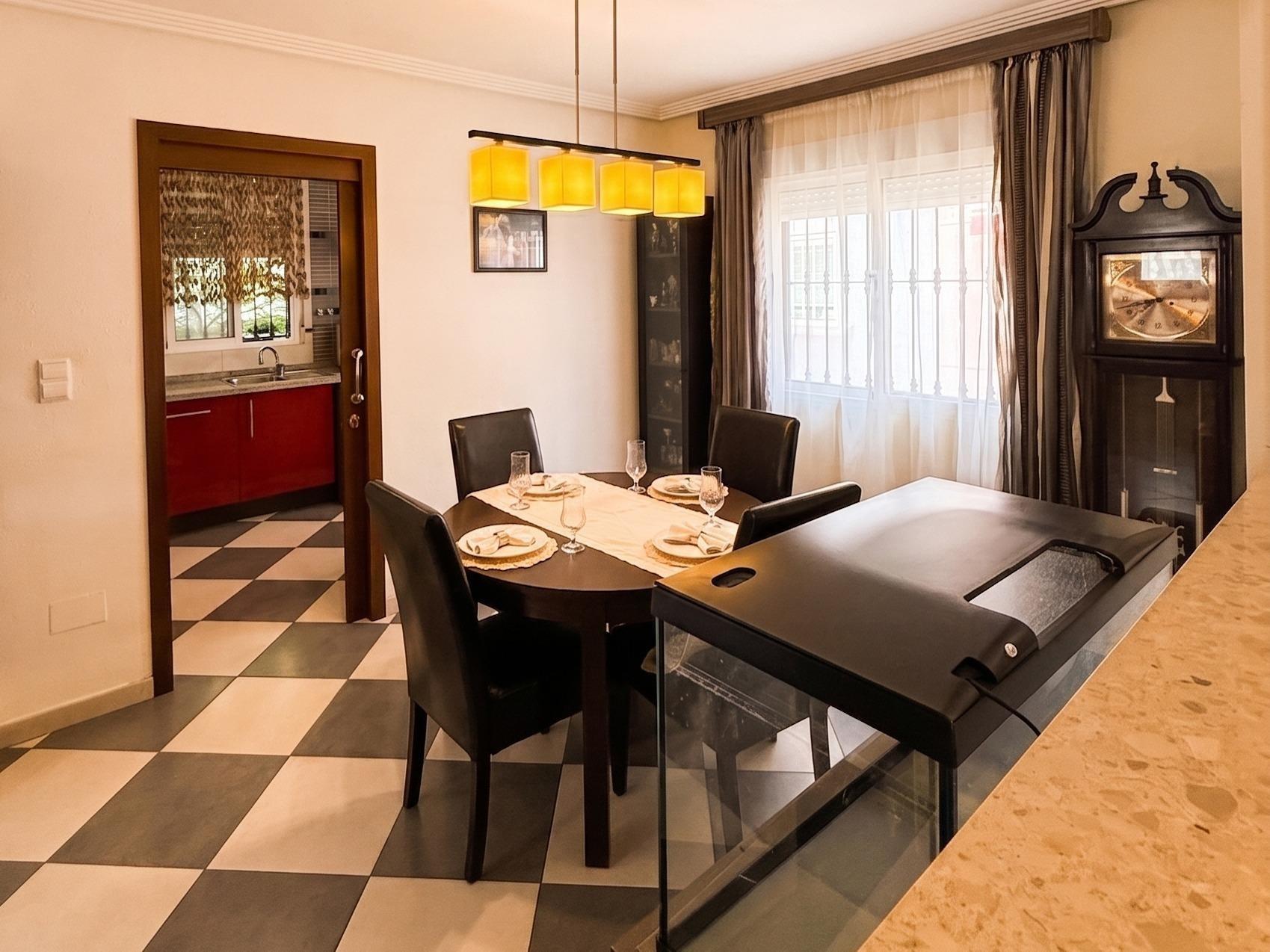 Villa à Torrevieja, Alicante, Espagne 3 chambres, 183 m2 No. 194500