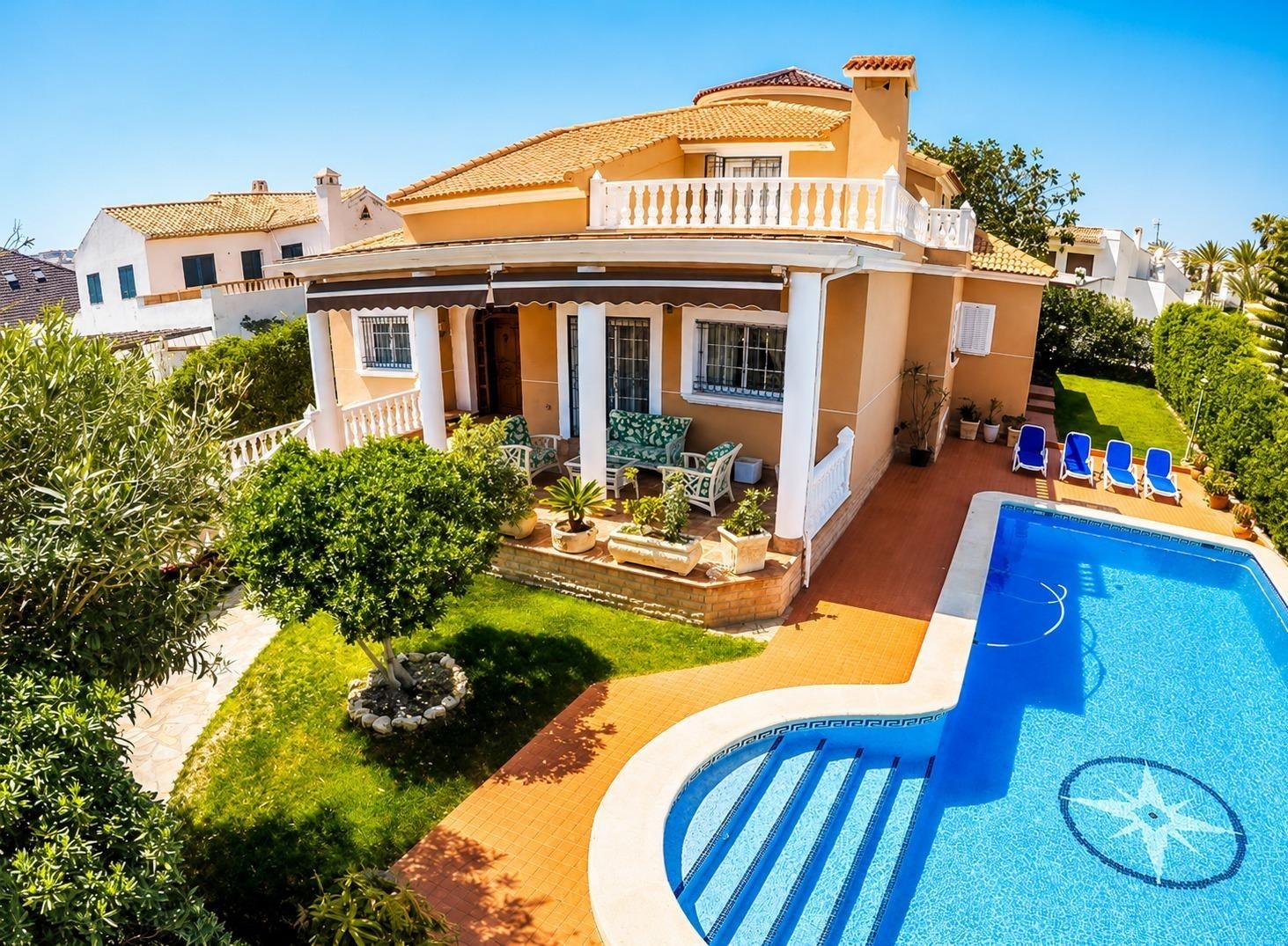 Dzīvoklis Torrevieja, Alicante, Spānijā 6 istabas, 392 m2 Nr. 194499