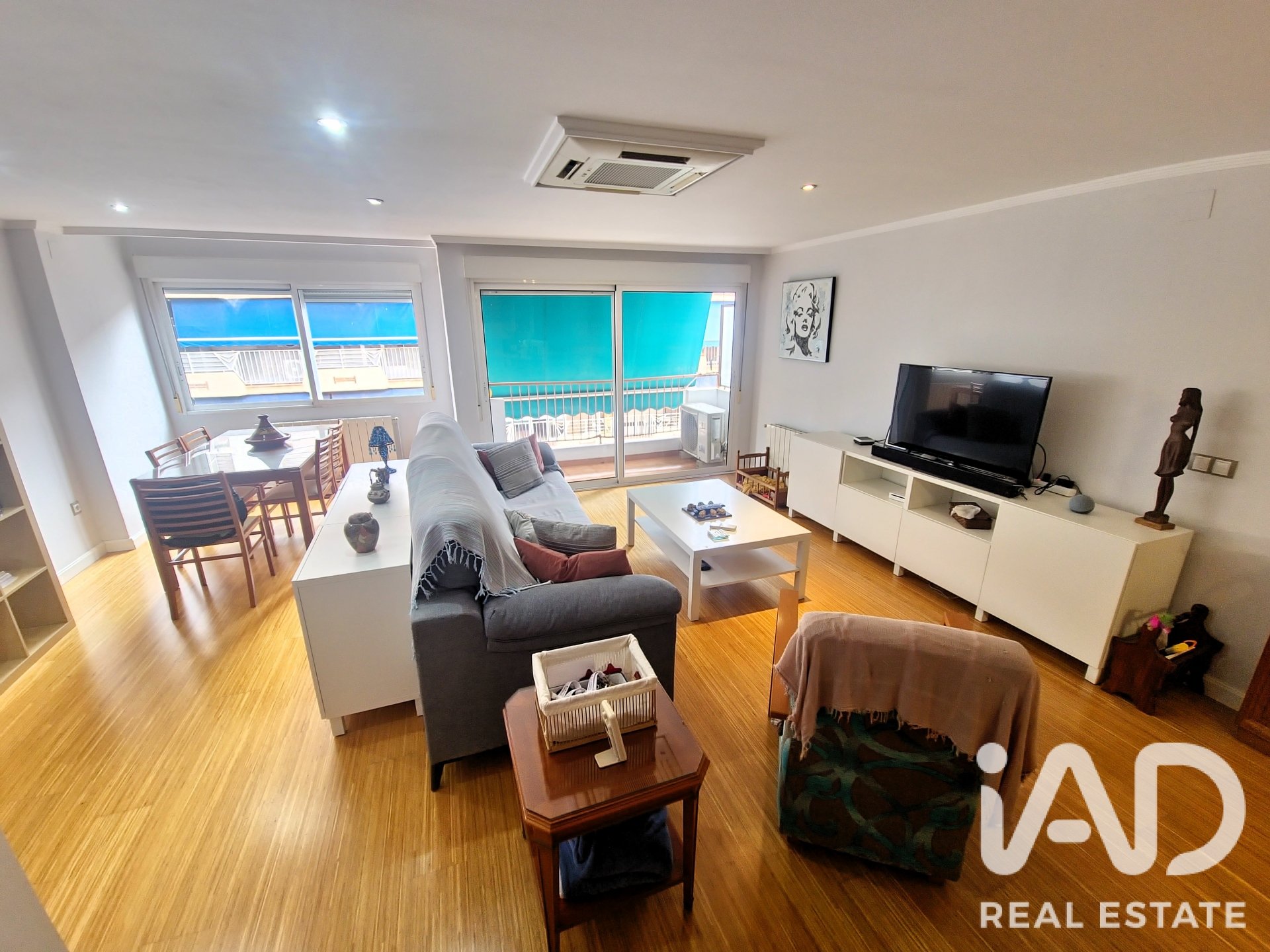 Apartment in Alicante, Spain 3 bedrooms, 140 sq.m. No. 187769