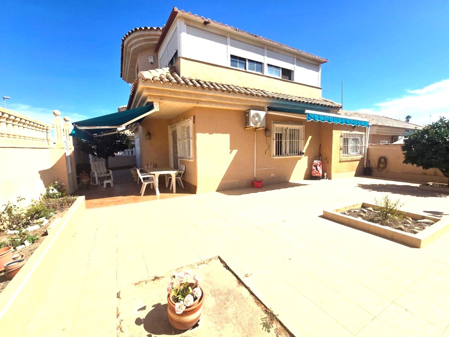 Villa in Los Balcones, Alicante, Spain 3 bedrooms, 98 sq.m. No. 196975