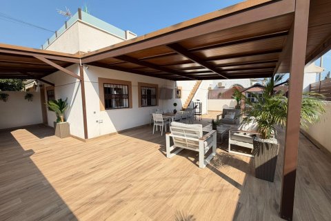 Townhouse in Torrevieja, Alicante, Spanien 2 Schlafzimmer, 80 m2 Nr. 196974