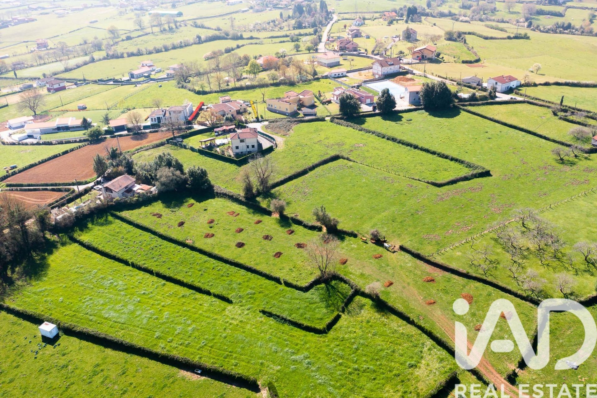 Land plot in Siero, Asturias, Spain 1251.8 sq.m. No. 185006