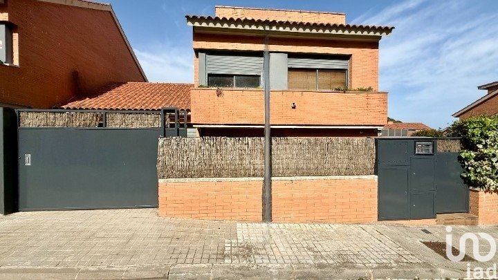 Talo Sant Andreu de Llavaneres, Barcelona, Espanja 4 makuuhuonetta, 200 m2 No. 153554
