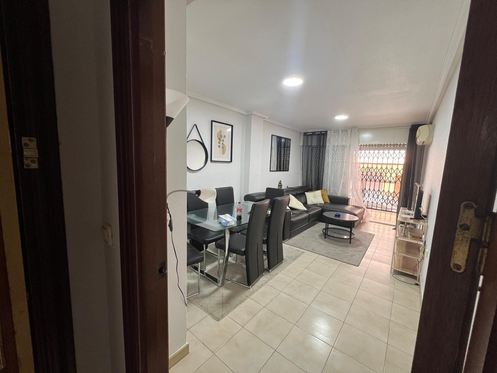 Appartamento a Torrevieja, Alicante, Spagna 3 camere da letto, 110 mq. N° 155686