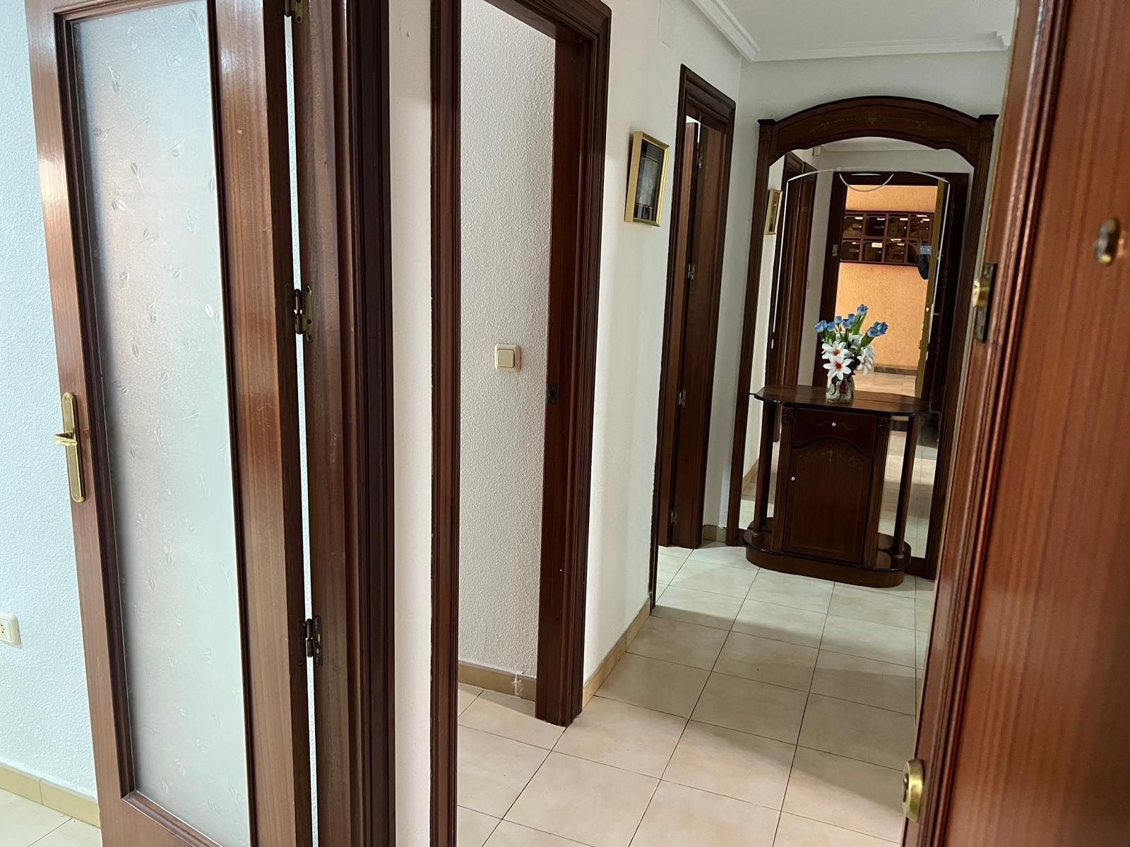 Appartamento a Torrevieja, Alicante, Spagna 3 camere da letto, 110 mq. N° 155686