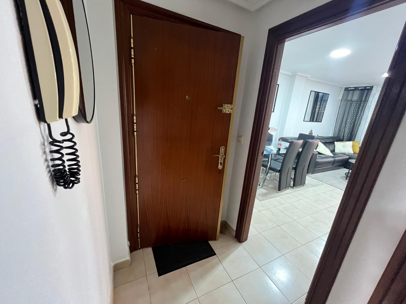 Appartamento a Torrevieja, Alicante, Spagna 3 camere da letto, 110 mq. N° 155686