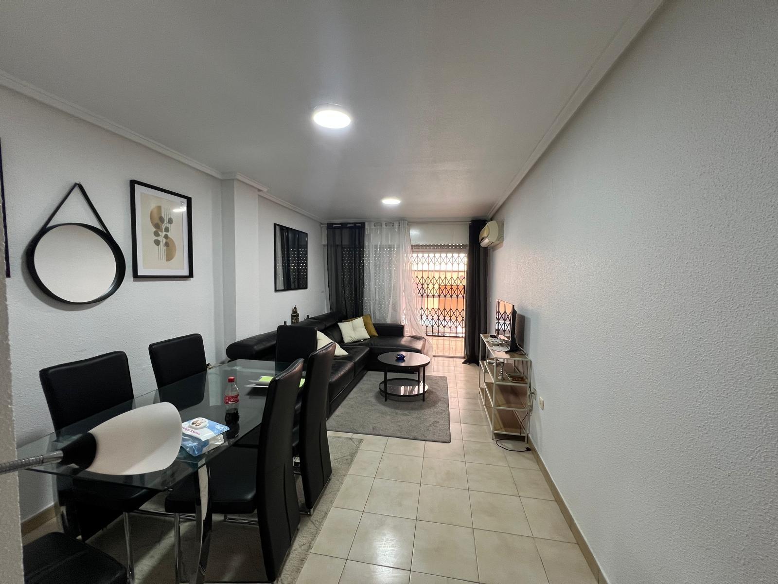 Appartamento a Torrevieja, Alicante, Spagna 3 camere da letto, 110 mq. N° 155686