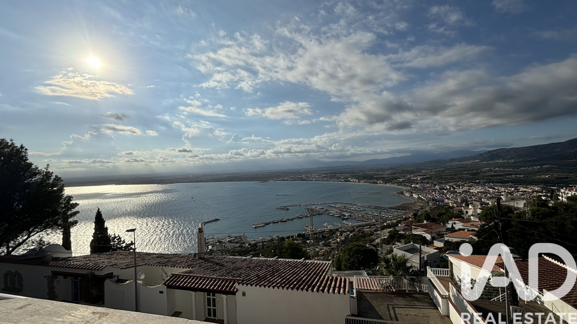 Hus i Roses, Girona, Spanien 3 sovrum, 180 kvm. Nr. 172298