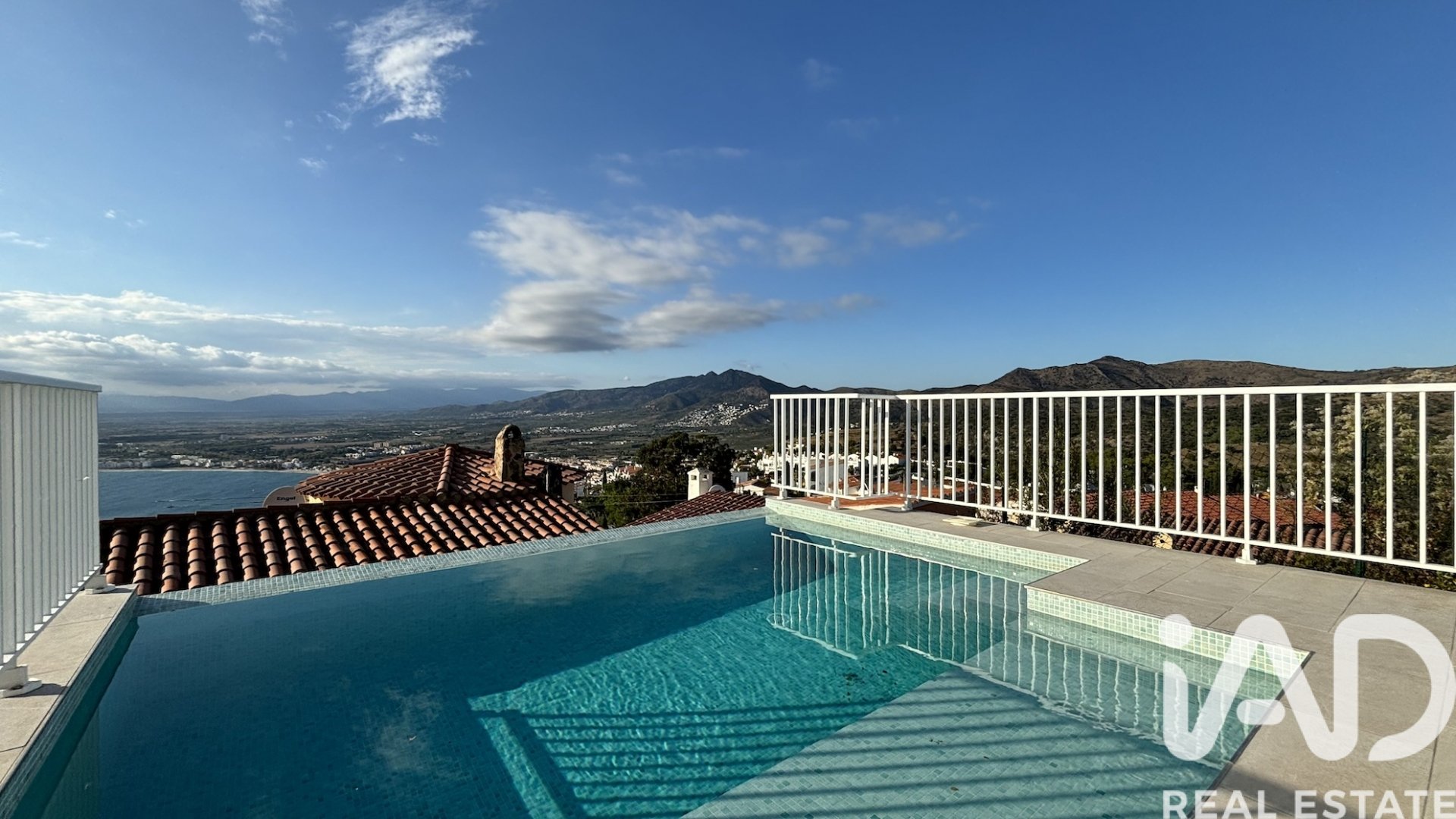 Hus i Roses, Girona, Spanien 3 sovrum, 180 kvm. Nr. 172298