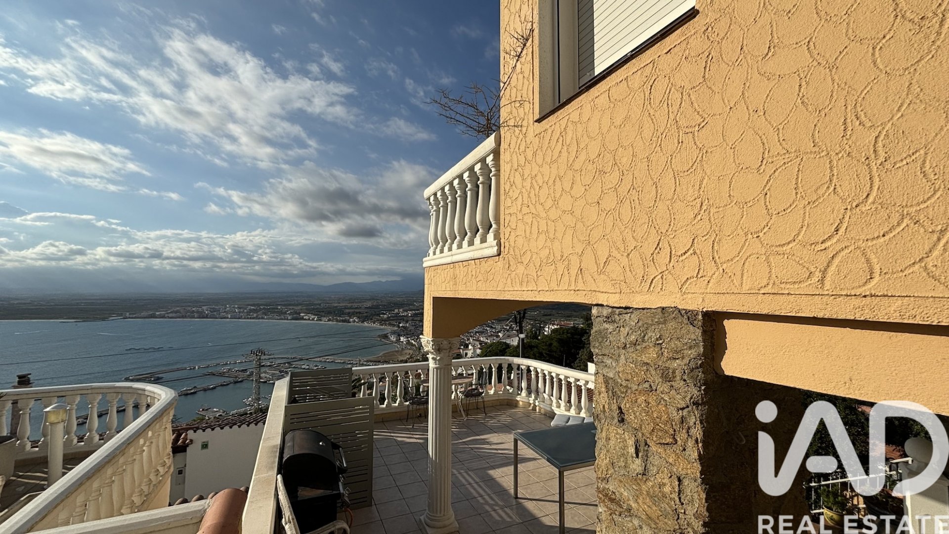 Hus i Roses, Girona, Spanien 3 sovrum, 180 kvm. Nr. 172298