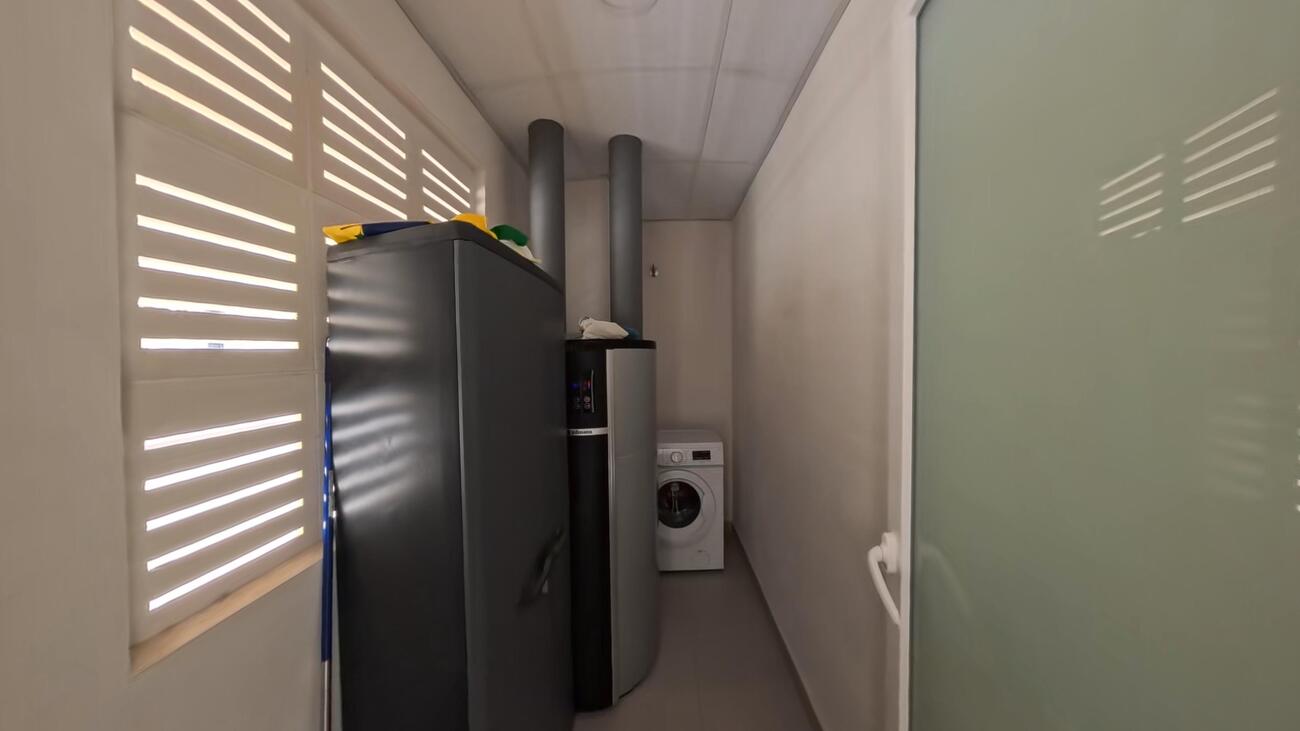 Apartamento en Torrevieja, Alicante, España 2 dormitorios, 93 m2 No. 194125