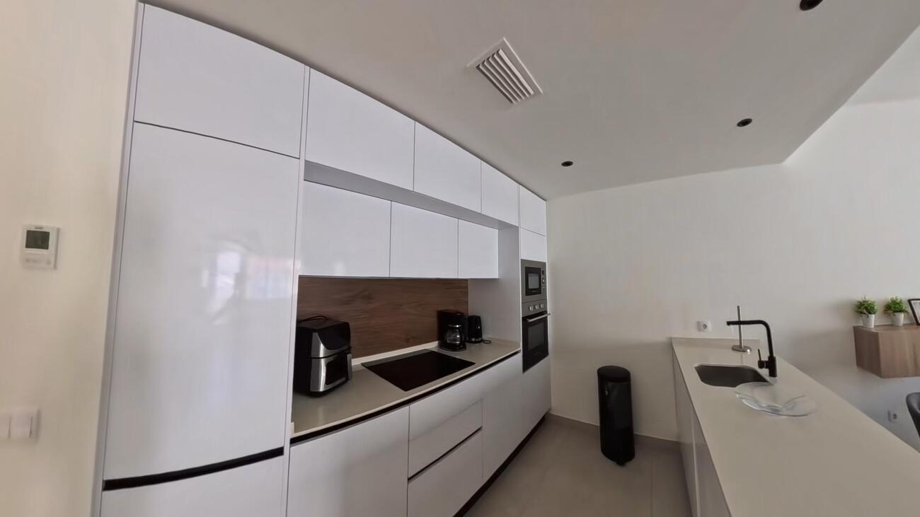 Apartamento en Torrevieja, Alicante, España 2 dormitorios, 93 m2 No. 194125