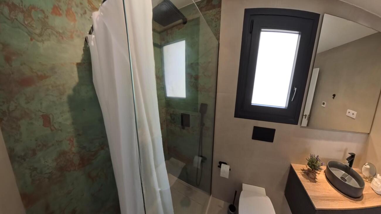 Apartamento en Torrevieja, Alicante, España 2 dormitorios, 93 m2 No. 194125