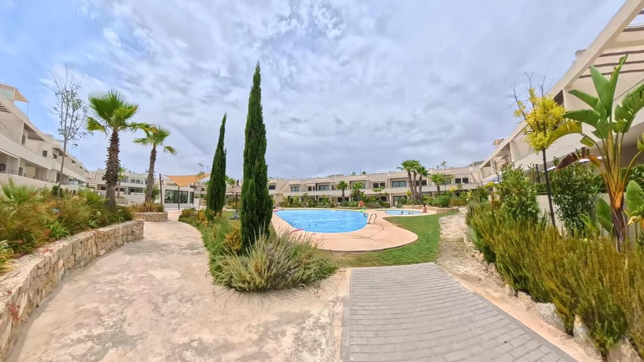 Apartamento en Torrevieja, Alicante, España 2 dormitorios, 93 m2 No. 194125