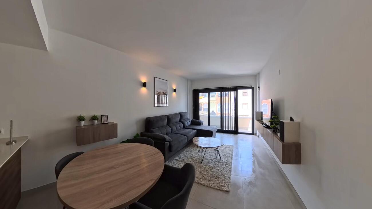 Apartamento en Torrevieja, Alicante, España 2 dormitorios, 93 m2 No. 194125