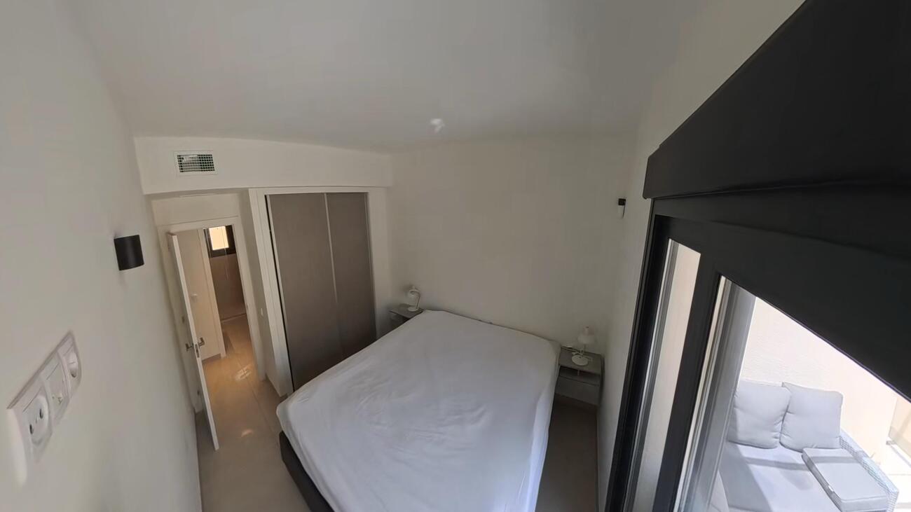 Apartamento en Torrevieja, Alicante, España 2 dormitorios, 93 m2 No. 194125