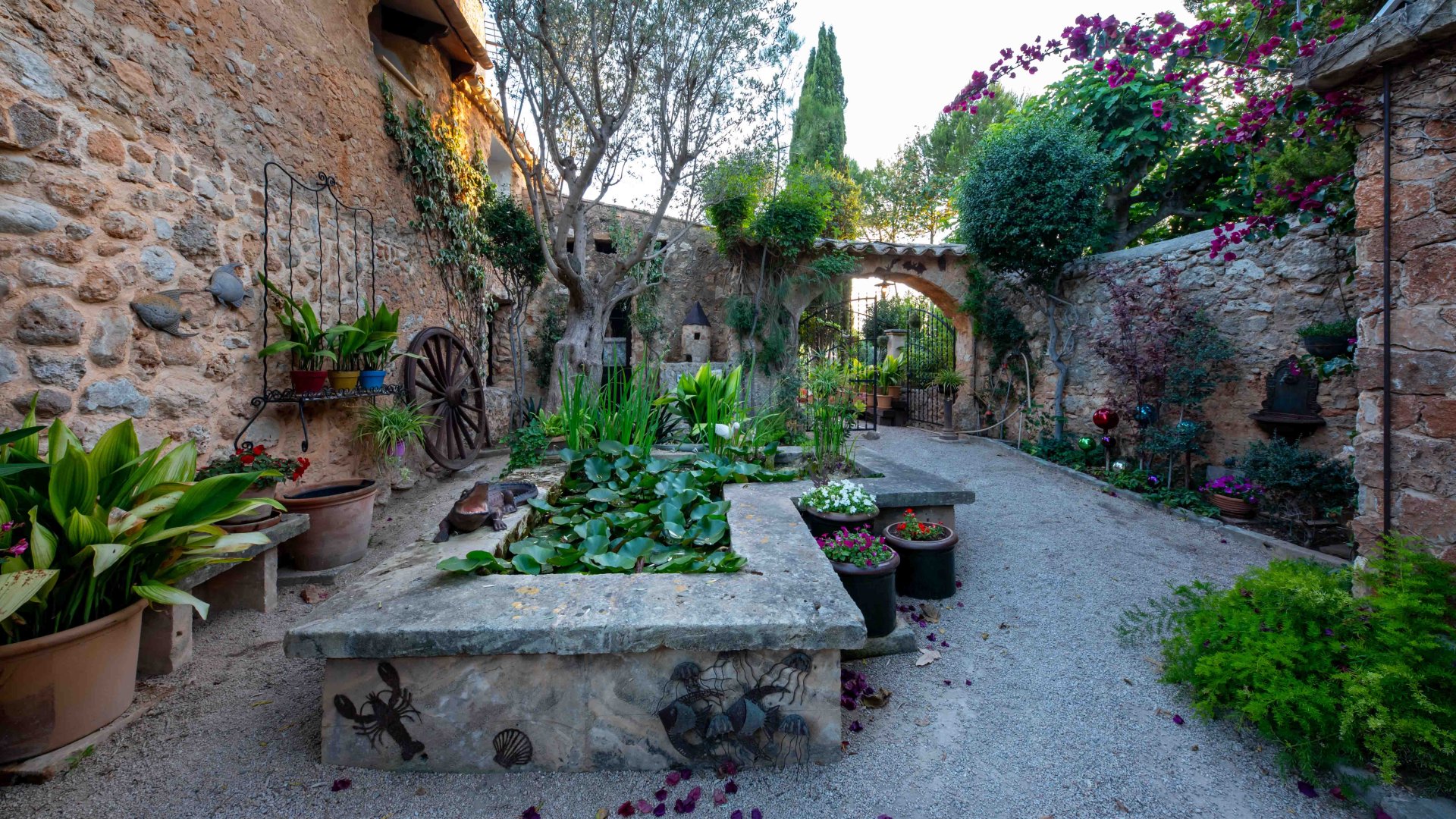 Finca in Santa Eugenia, Mallorca, Spain 5 bedrooms, 721 sq.m. No. 178290