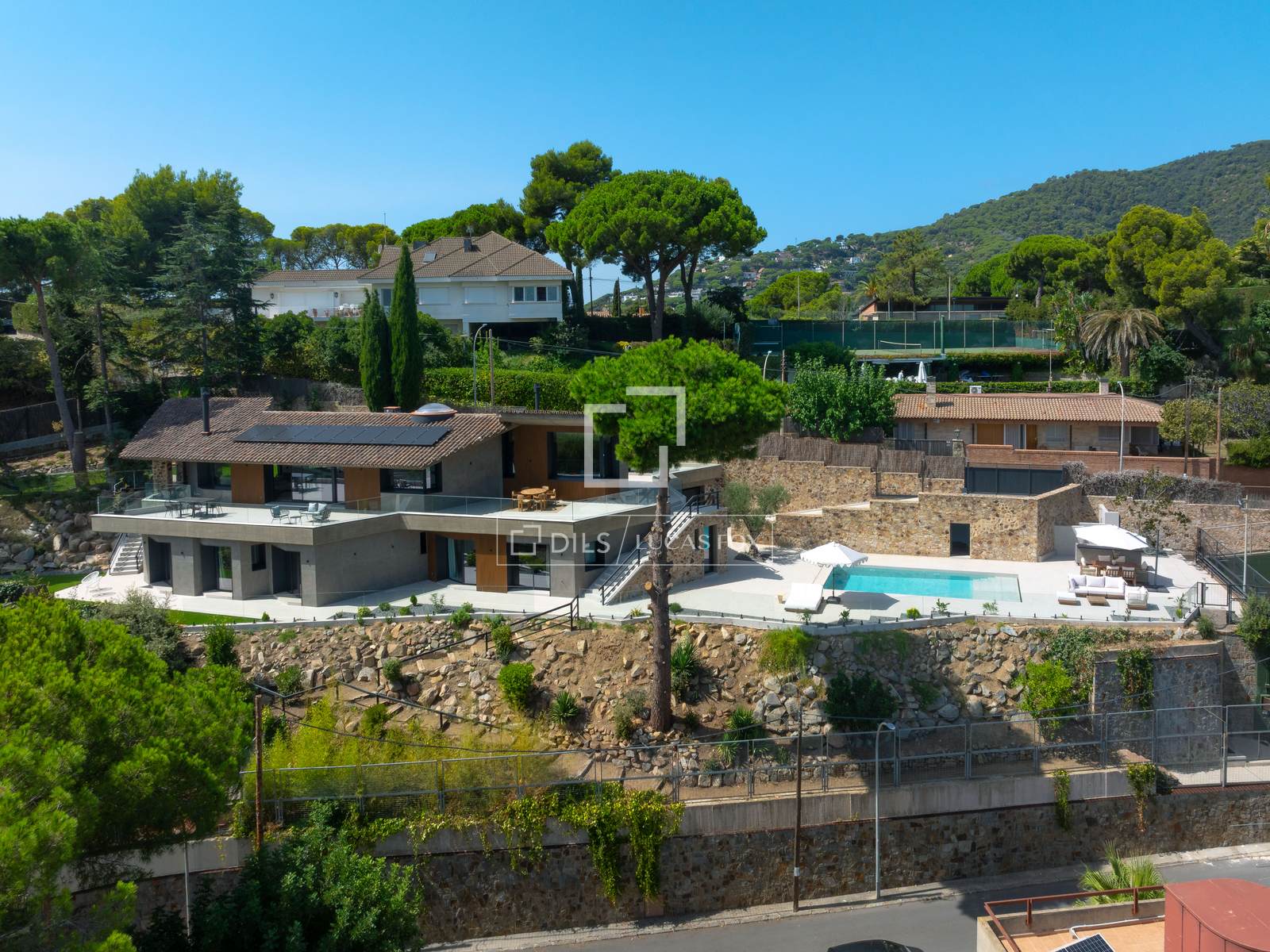 Villa in Premia De Dalt, Barcelona, Spain 5 bedrooms, 525 sq.m. No. 195599