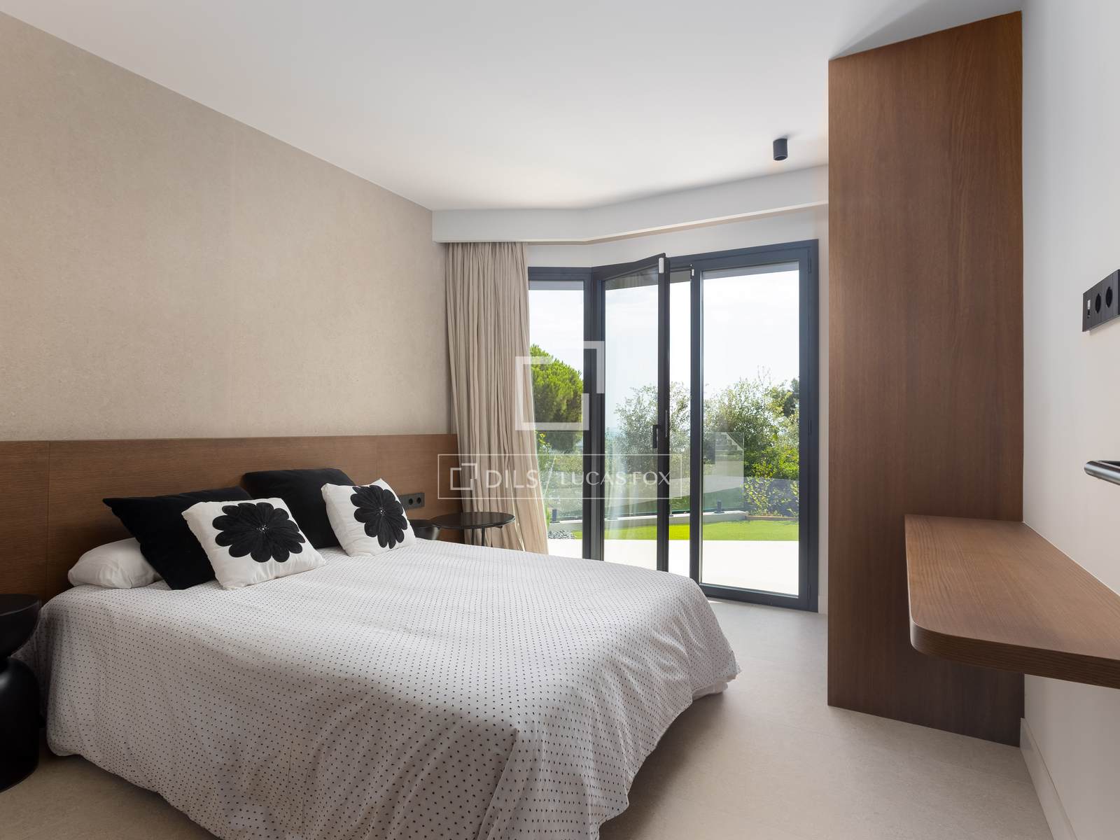 Villa in Premia De Dalt, Barcelona, Spain 5 bedrooms, 525 sq.m. No. 195599