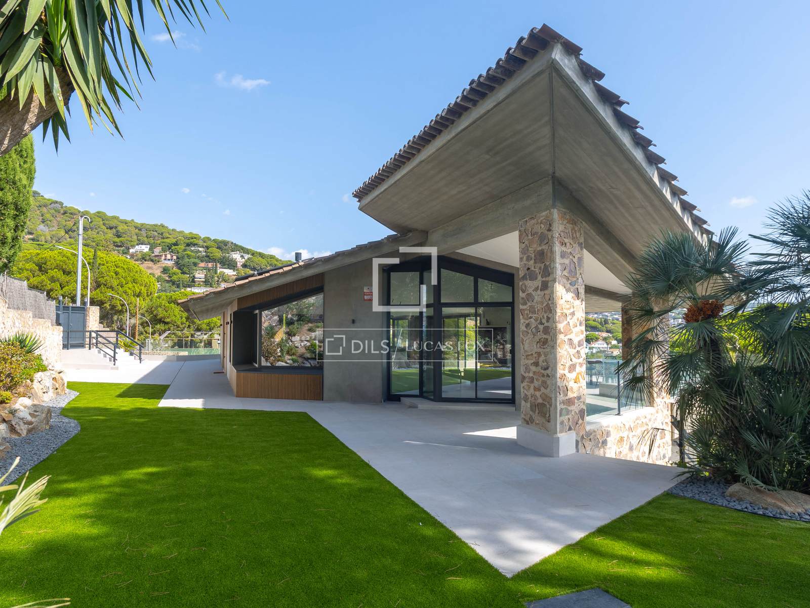 Villa in Premia De Dalt, Barcelona, Spain 5 bedrooms, 525 sq.m. No. 195599