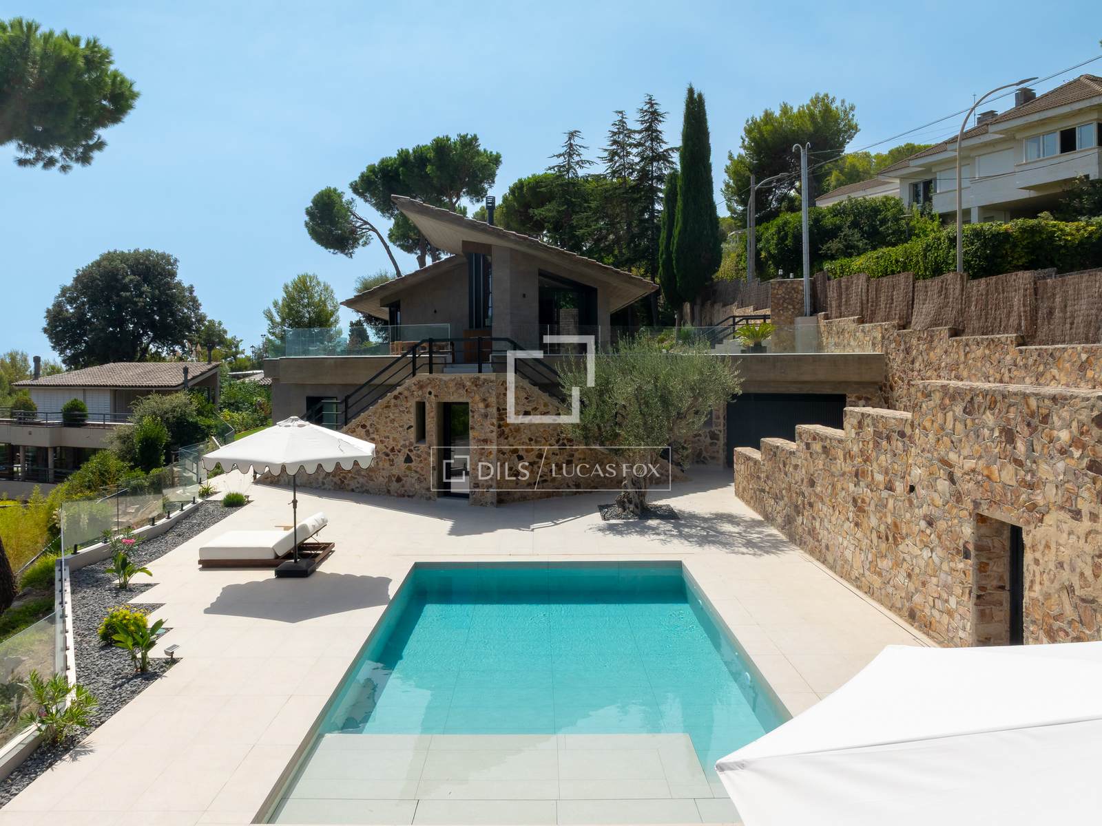 Villa in Premia De Dalt, Barcelona, Spain 5 bedrooms, 525 sq.m. No. 195599