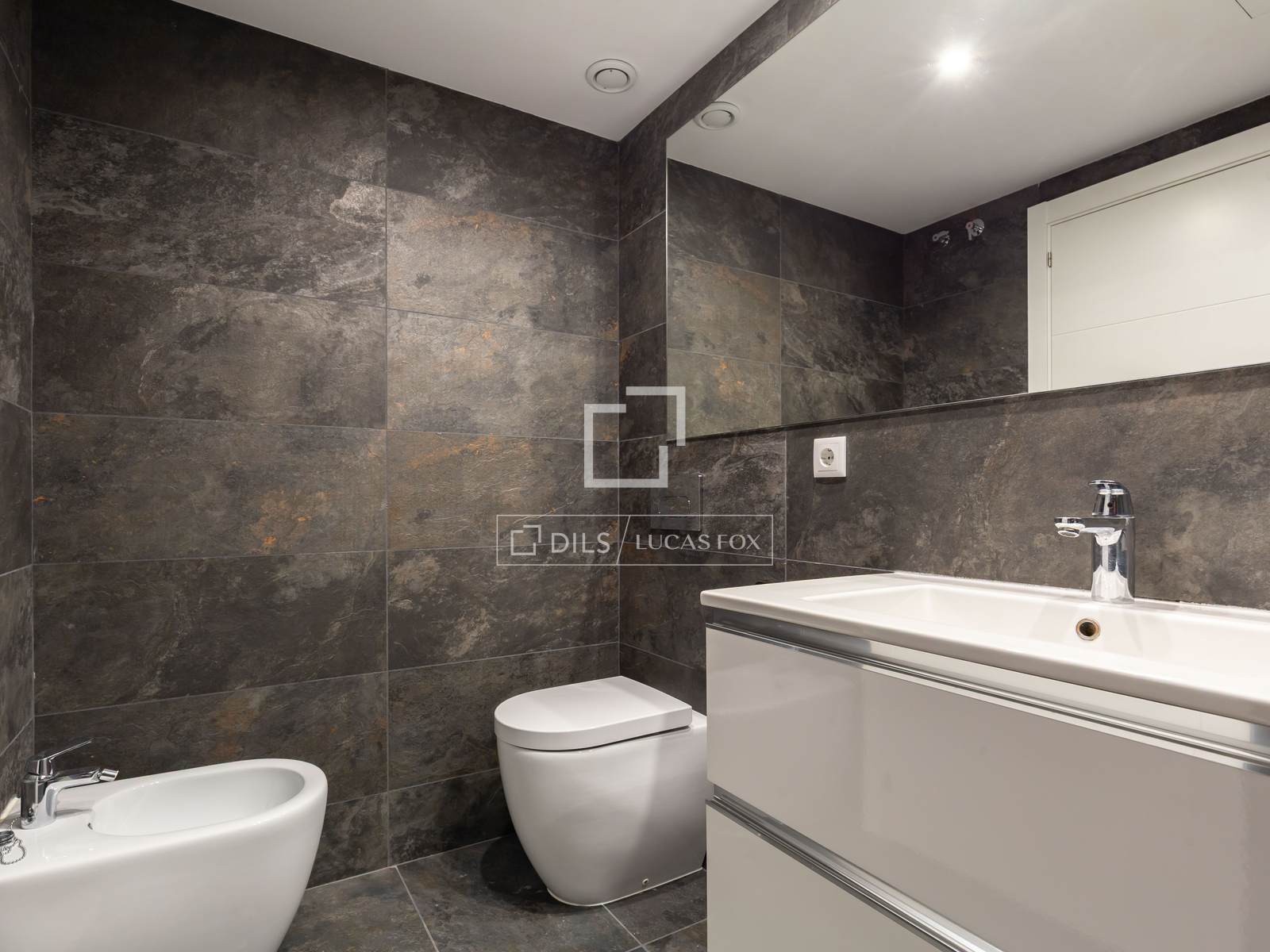 Appartamento a Esplugues de Llobregat, Barcelona, Spagna 2 camere da letto, 103 mq. N° 195598