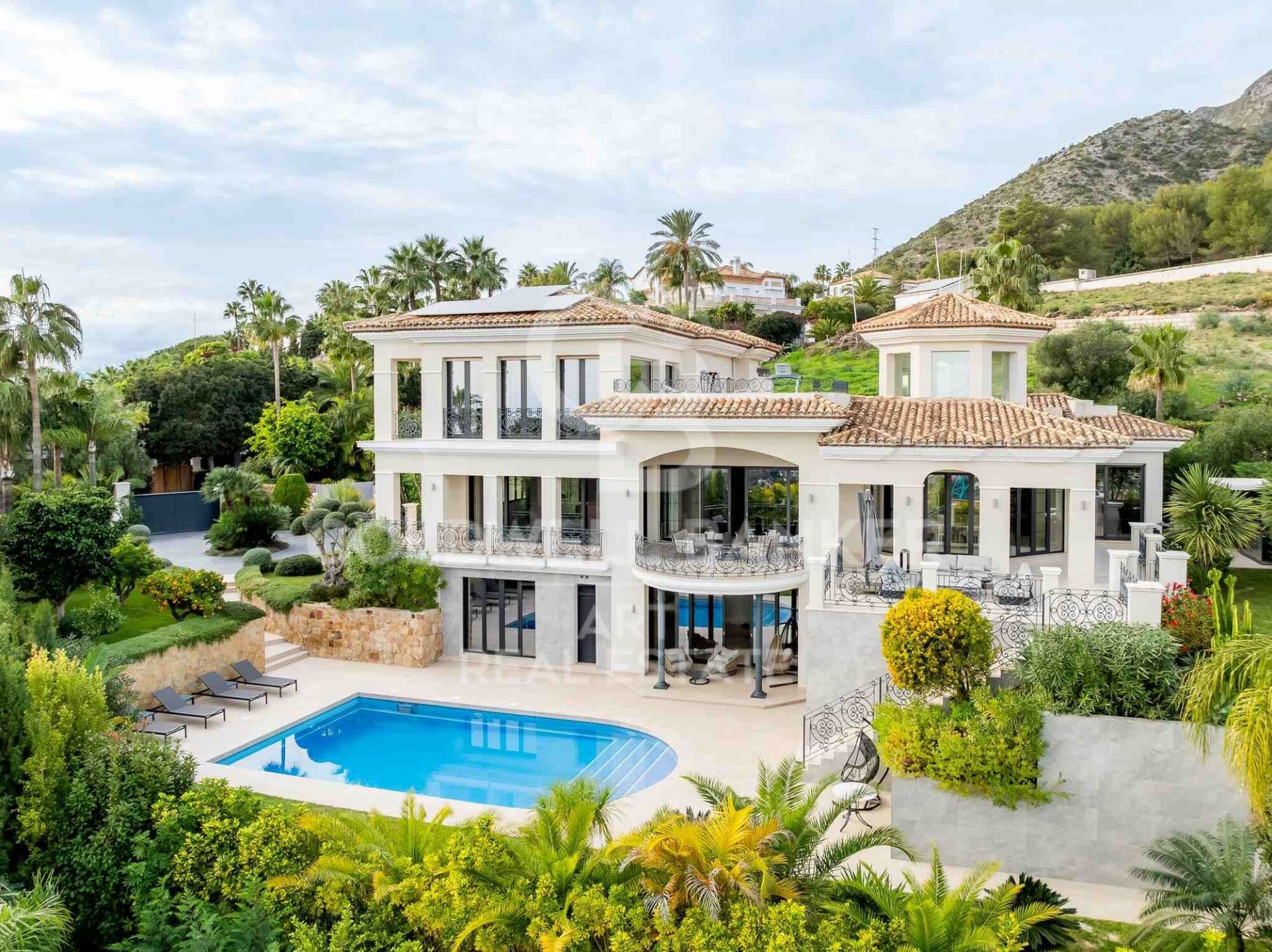 Villa in Marbella, Malaga, Spain 6 bedrooms, 868 sq.m. No. 158670