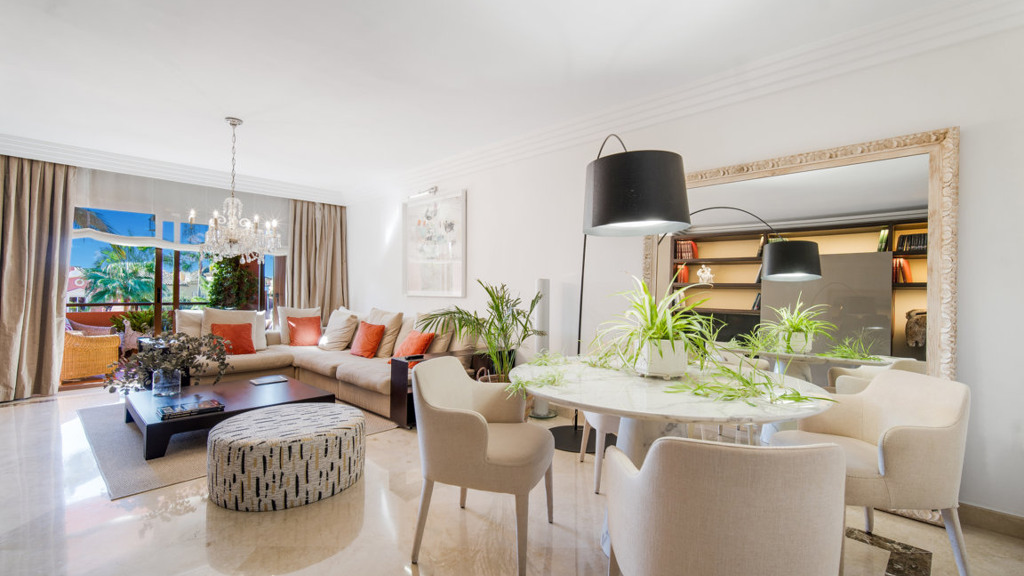 Apartment à Marbella, Malaga, Espagne 3 chambres, 200 m2 No. 172035
