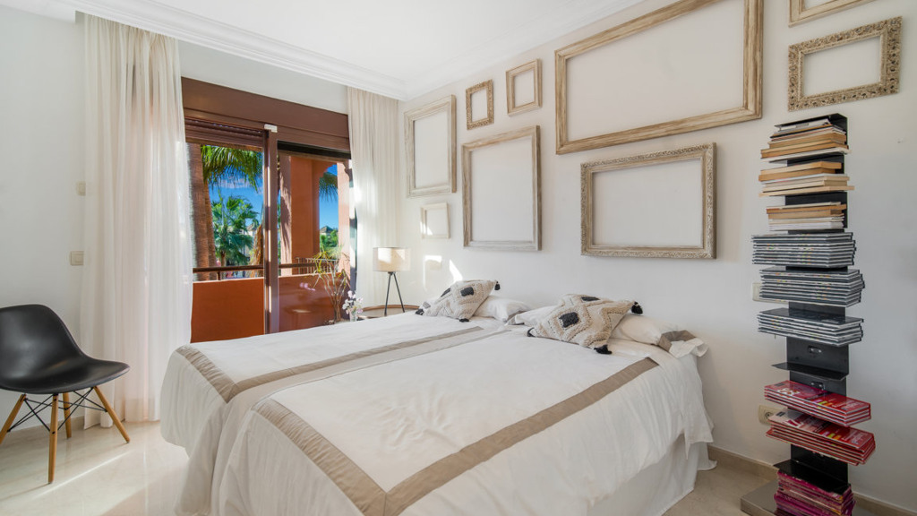 Apartment à Marbella, Malaga, Espagne 3 chambres, 200 m2 No. 172035
