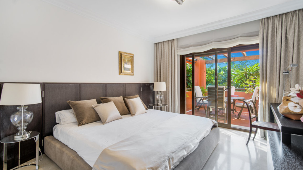 Apartment à Marbella, Malaga, Espagne 3 chambres, 200 m2 No. 172035