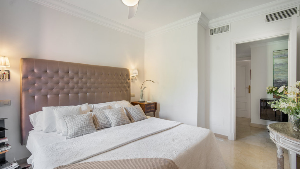Apartment à Marbella, Malaga, Espagne 3 chambres, 200 m2 No. 172035