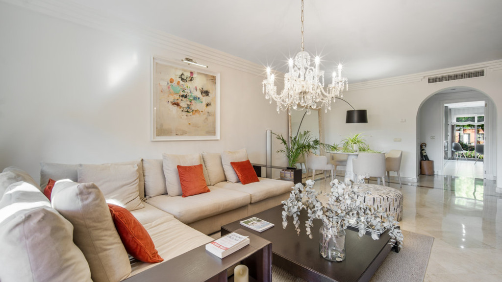 Apartment à Marbella, Malaga, Espagne 3 chambres, 200 m2 No. 172035