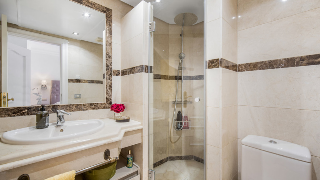 Apartment à Marbella, Malaga, Espagne 3 chambres, 200 m2 No. 172035