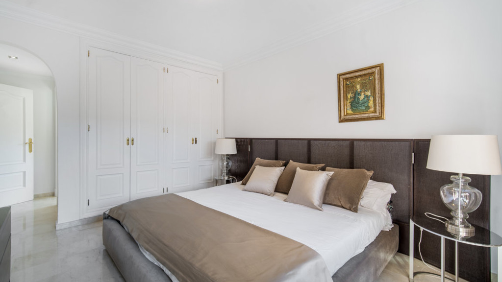 Apartment à Marbella, Malaga, Espagne 3 chambres, 200 m2 No. 172035