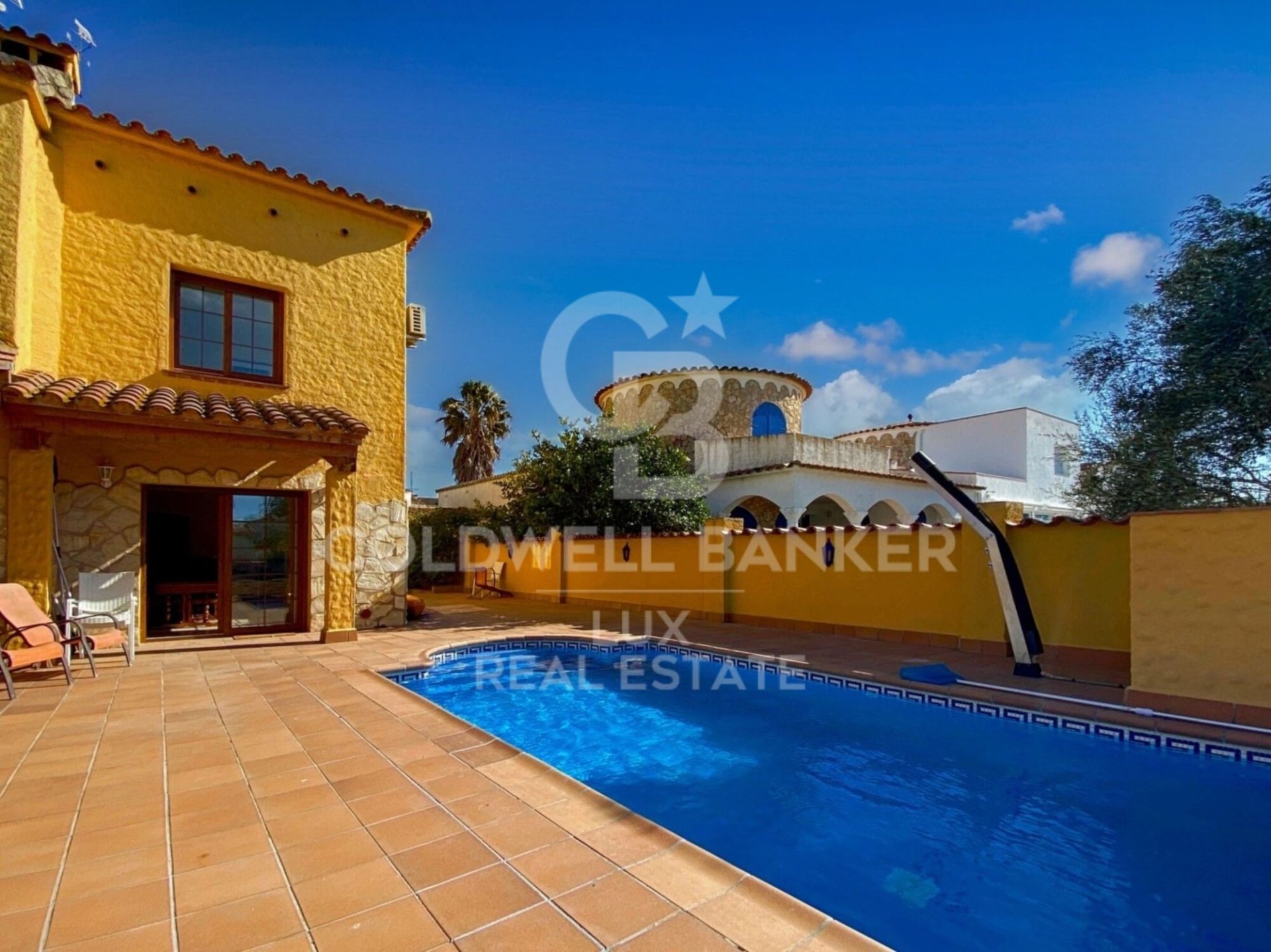 House à Empuriabrava, Girona, Espagne 7 chambres, 276 m2 No. 160368