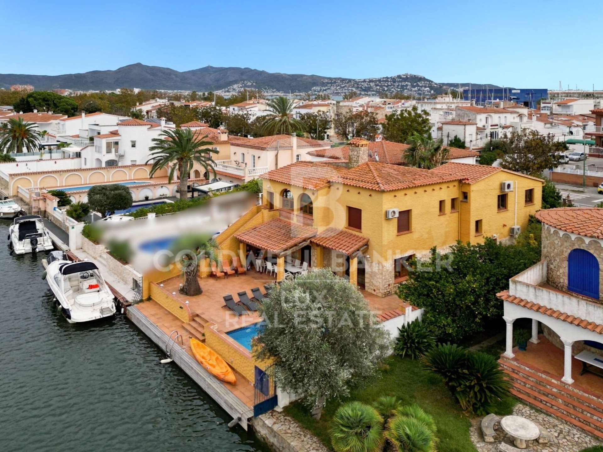 House à Empuriabrava, Girona, Espagne 7 chambres, 276 m2 No. 160368
