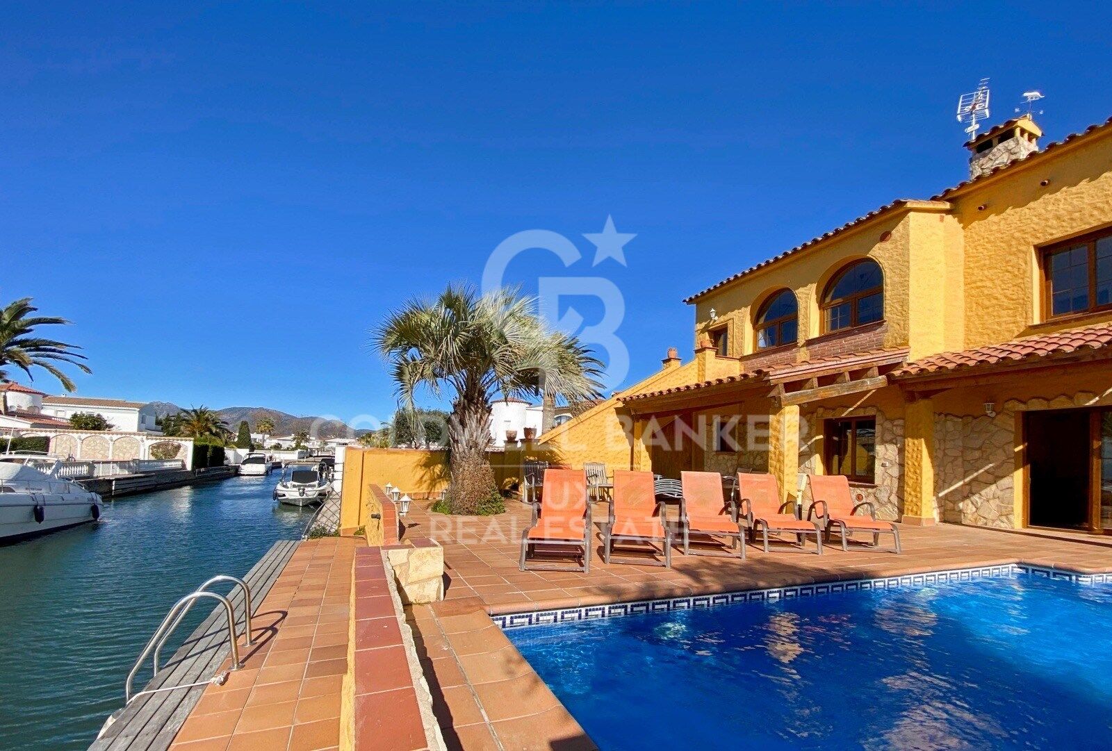 House à Empuriabrava, Girona, Espagne 7 chambres, 276 m2 No. 160368