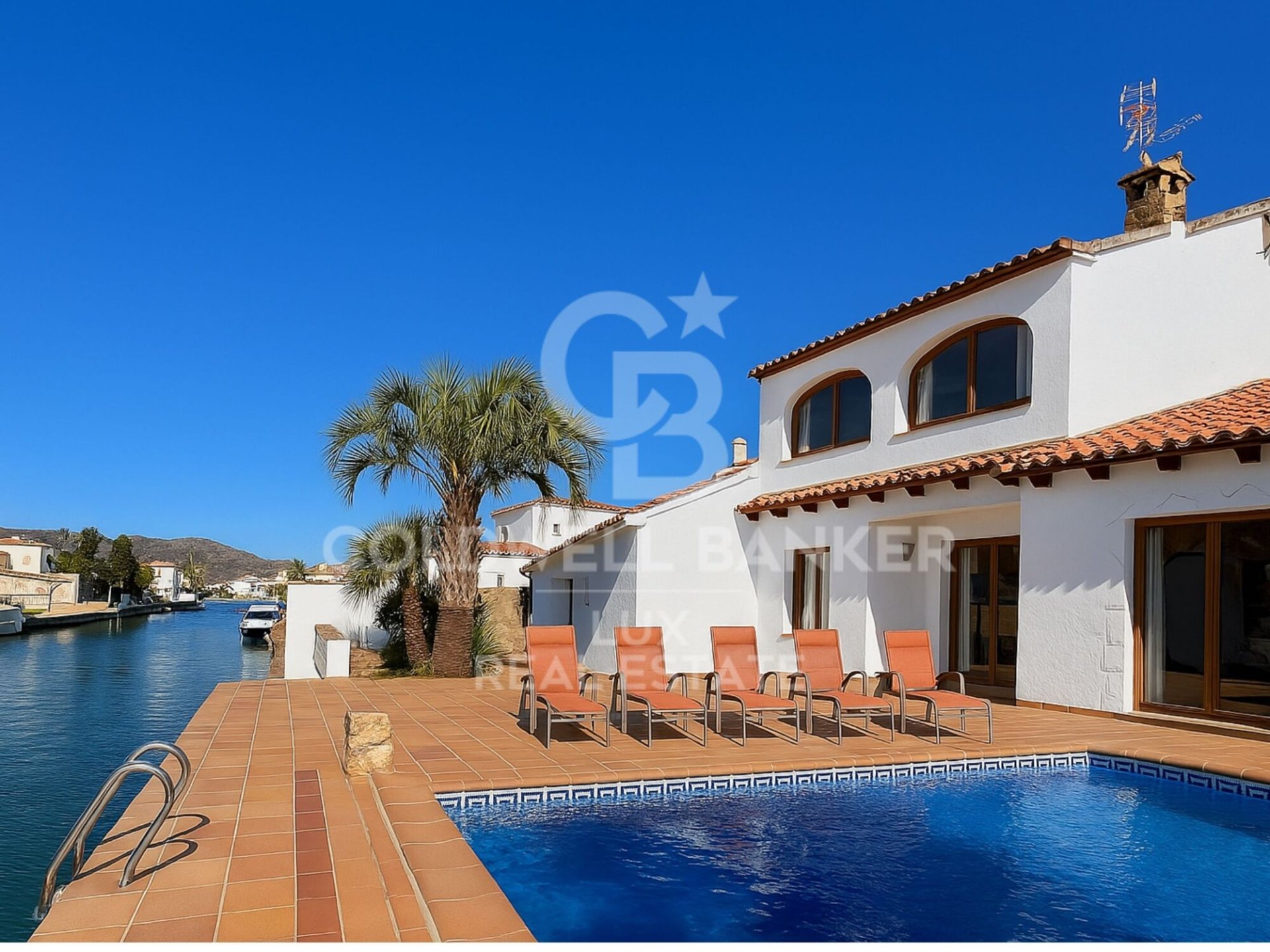 House à Empuriabrava, Girona, Espagne 7 chambres, 276 m2 No. 160368